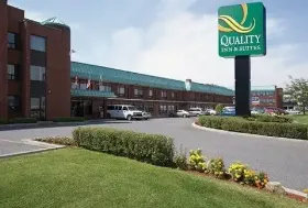 Photograph of Quality Inn, Montreal
