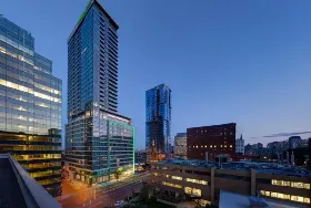 Photograph of Holiday Inn & Suites, Montreal