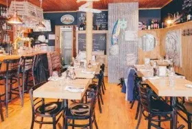 Photograph of Le Shack Du Pêcheur, La Prairie