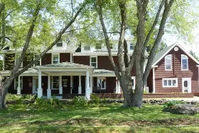 Photograph of Auberge La Raveaudière, North Hatley