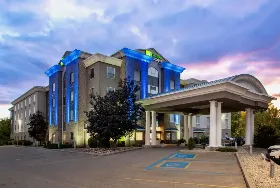 Photograph of Holiday Inn Express, Saskatoon