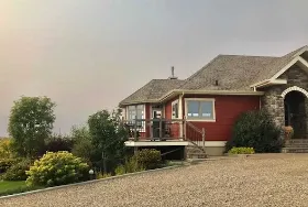 Photograph of Bird Lovers Bed and Breakfast, Outlook